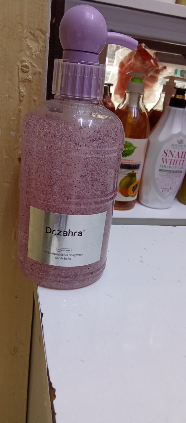 Dr. Zahra Moisturizing Scrub Body Wash