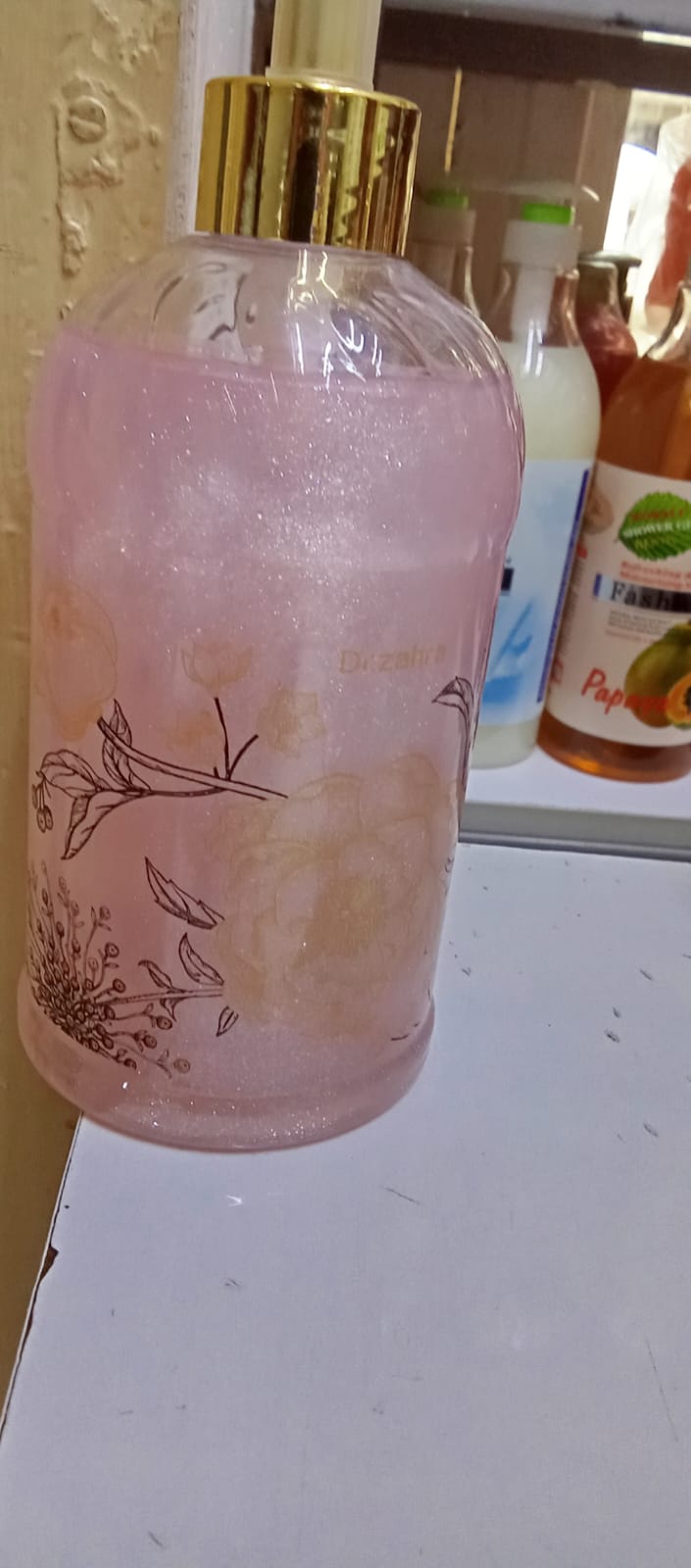 Dr. Zahra Moisturizing Scrub Body Wash