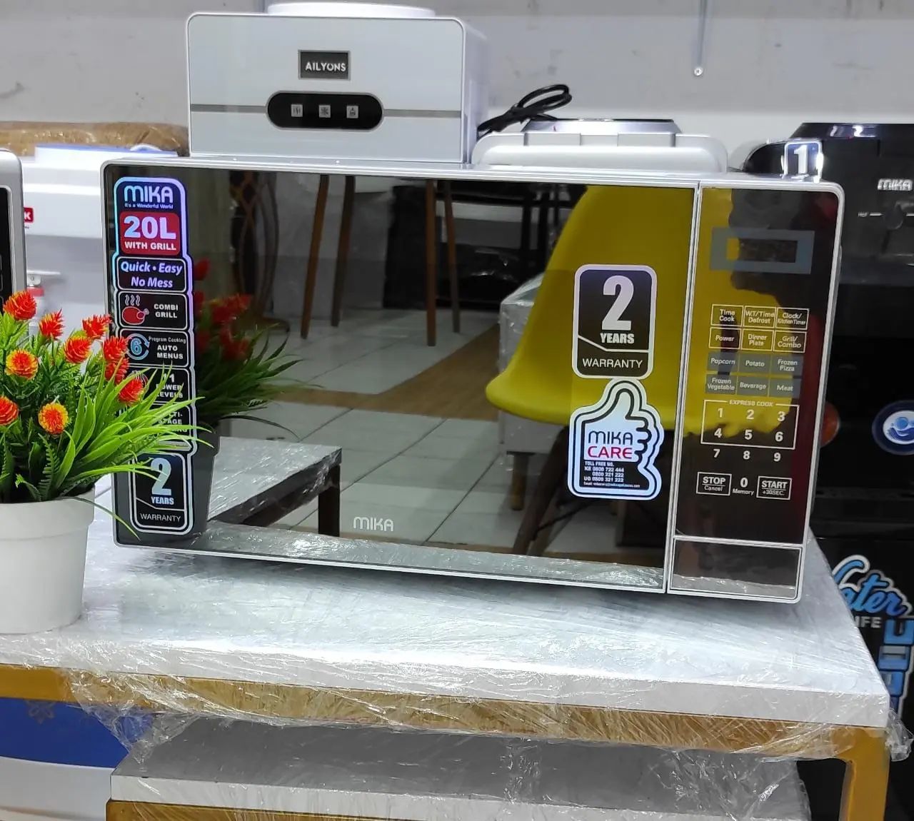 Mika Mirrored Microwave