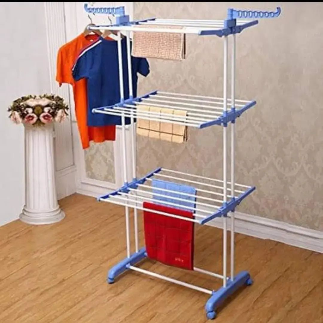 Vertical clothes hanger