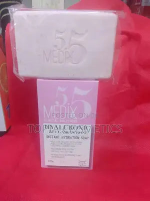 Medix 5.5 Hyaluronic + Bulgarian Rose Instant Hydration Soap