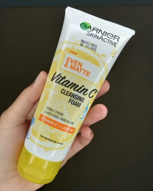 Garnier Even & Matte Vitamin C Cleansing Foam - 100ml
